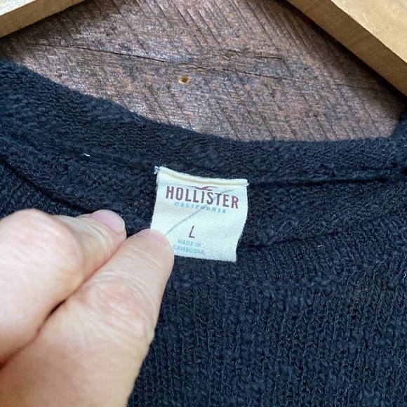 Hollister sweater - Picture 2 of 10